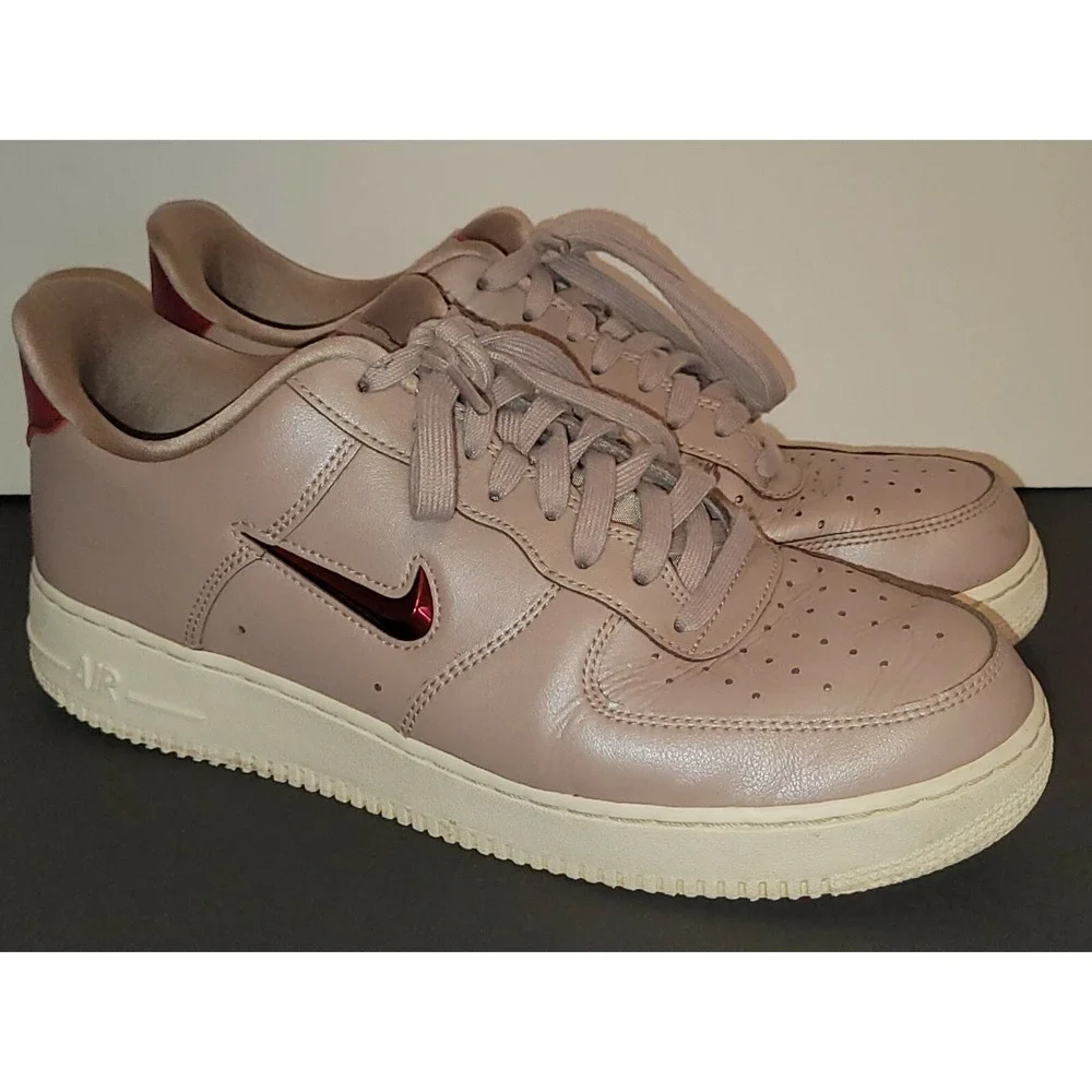 Nike Air Force 1 '07 LV8 Leather Diffused Taupe Red Crush AJ9507-200 Men's SZ 10